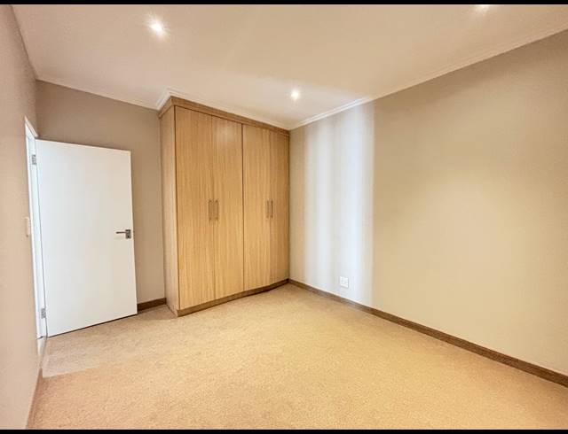 2 BEDROOM APARTMENT FOR SALE IN UMHLANGA RIDGE